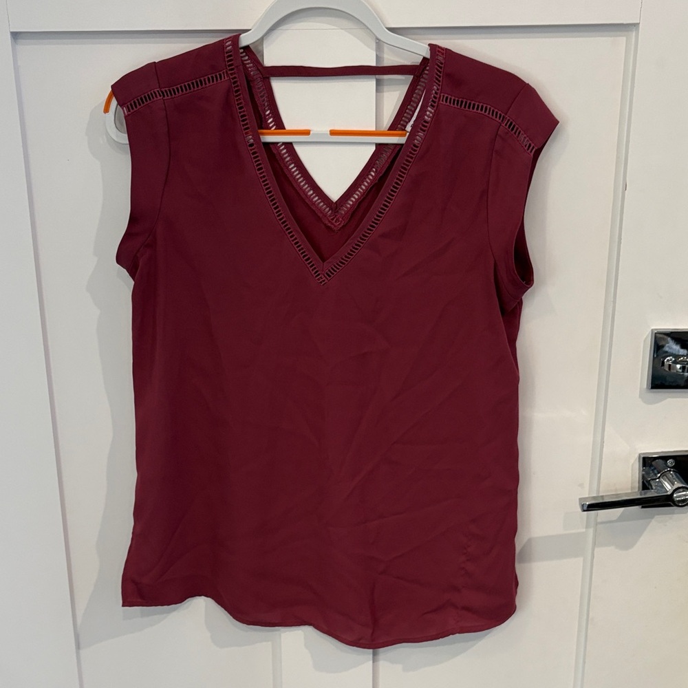 DR2 Burgundy V-Neck Sleeveless Blouse